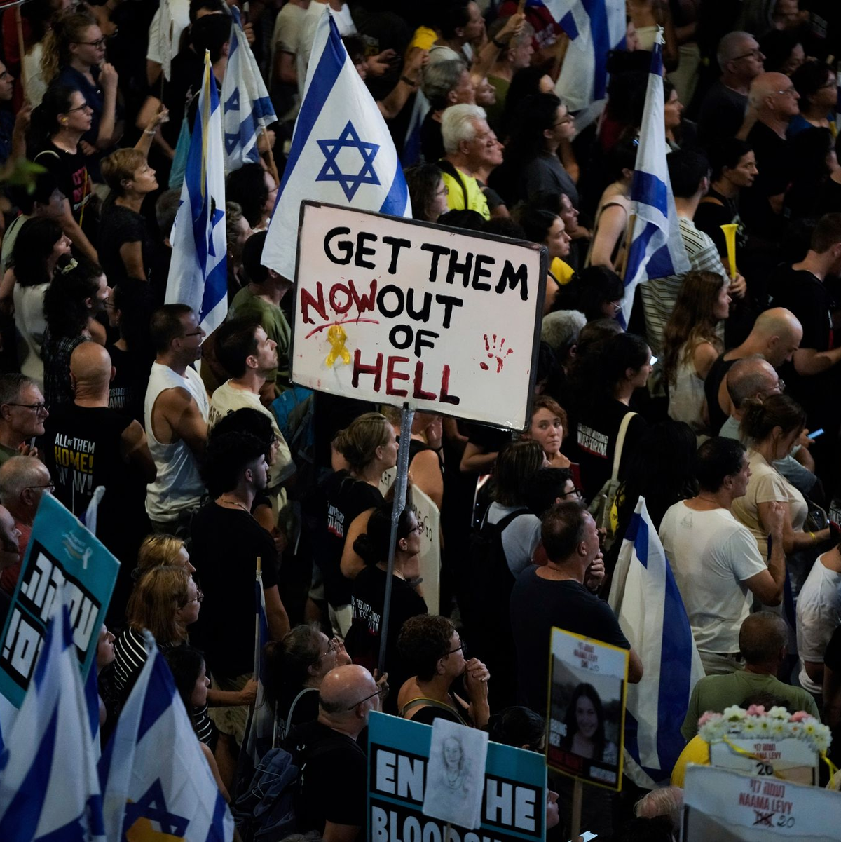 Protest für einen Geisel-Deal in Tel Aviv. - Foto: Mahmoud Illean/AP/dpa