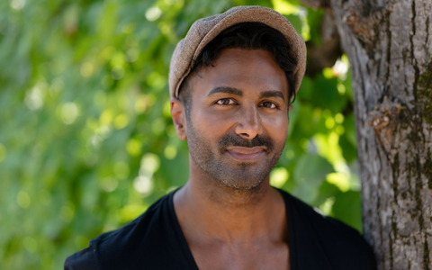 Mit seinen Shows füllt Lifecoach Biyon Kattilathu seit Jahren Hallen. - Foto: Henning Kaiser/dpa