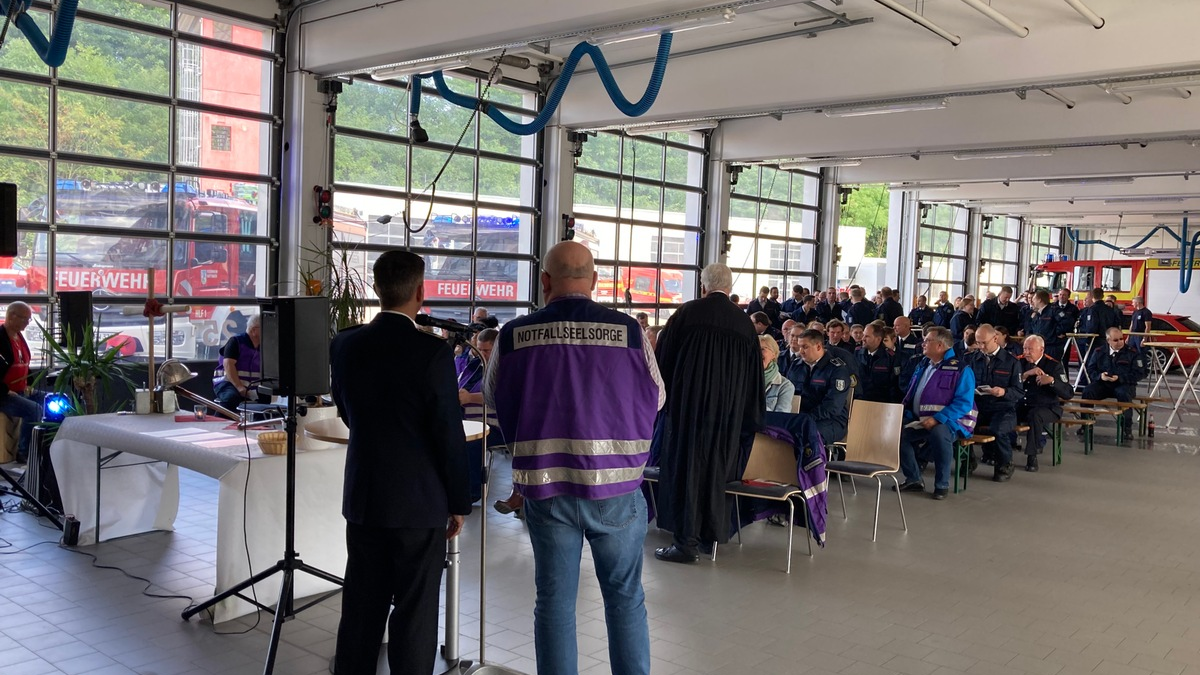 FW-EN: Feuerwehr Hattingen stellt drei neue Hilfeleistungslöschgruppenfahrzeuge in Dienst - Investition in die Sicherheit der Bevölkerung - Foto: presseportal.de