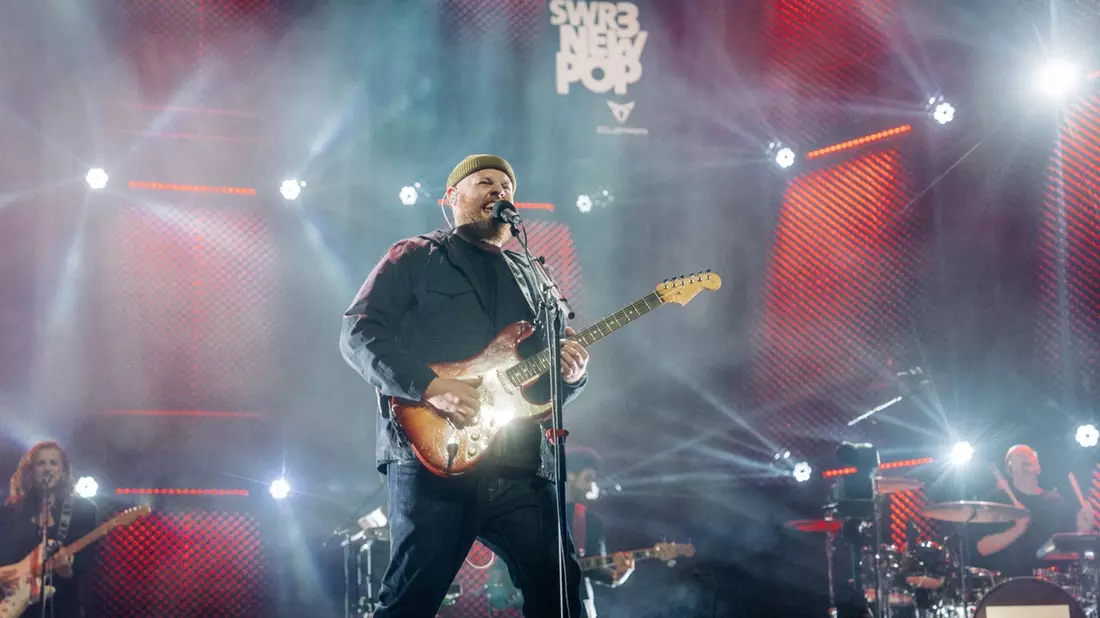 Mehr als 40.000 begeisterte Musikfans feiern das SWR3 New Pop Festival - Bild: presseportal.de