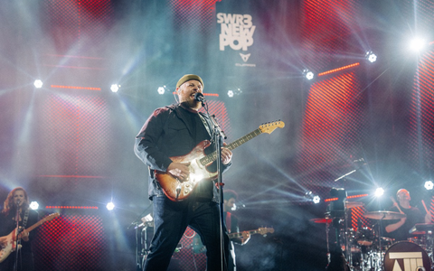 Mehr als 40.000 begeisterte Musikfans feiern das SWR3 New Pop Festival - Foto: presseportal.de