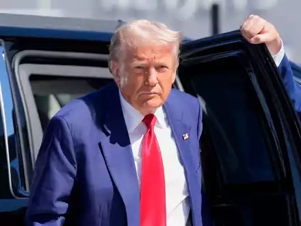 Ex-Präsident Donald Trump war nur wenige Meter von dem Verdächtigen entfernt. (Archivbild) - Foto: Alex Brandon/AP/dpa