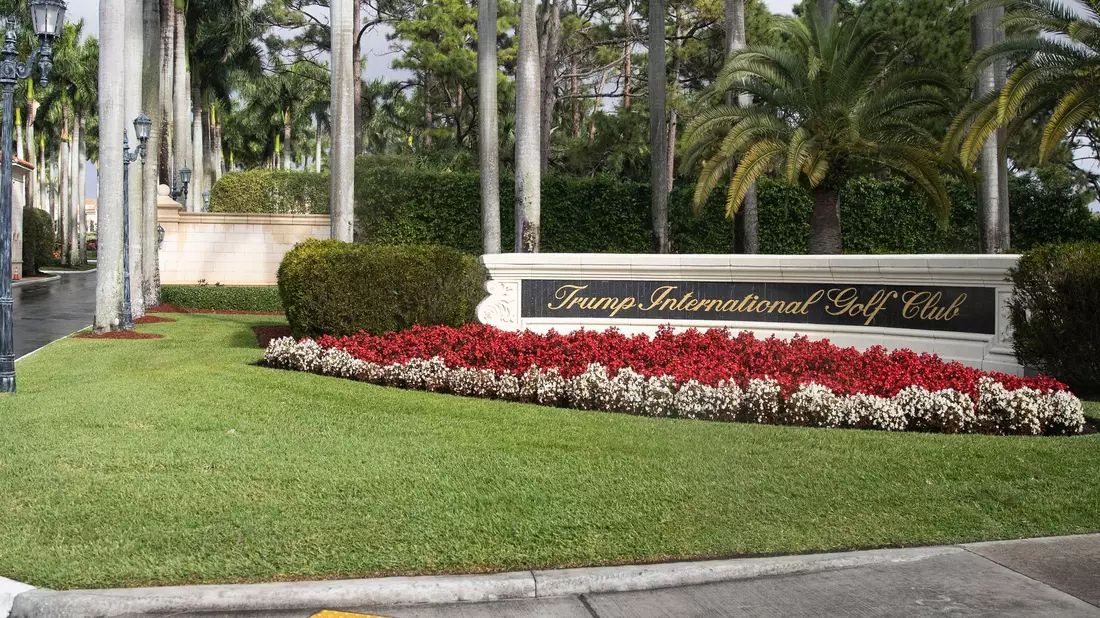 Trump spielt regelmäßig Golf in West Palm Beach. (Archivbild). - Bild: Alex Brandon/AP
