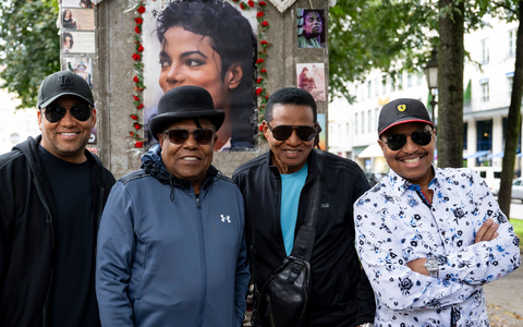 Tito Jackson (Zweiter von links) war mit seinen Brüdern Jackie und Marlon sowie seinem Sohn Taryll erst vor einer Woche in München. (Archivbild) - Foto: Lennart Preiss/dpa