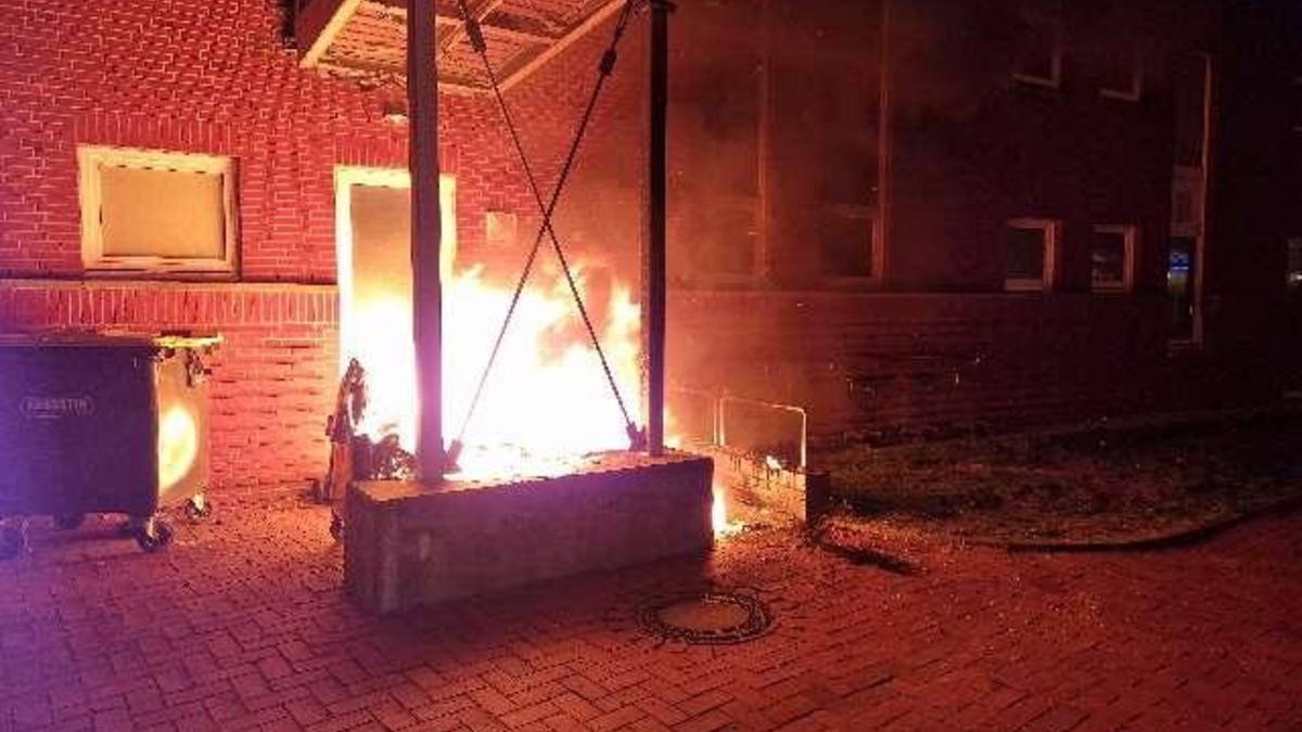 POL-WHV: Brandlegungen in Wilhelmshaven - Polizei bittet um Hinweise! - Foto: presseportal.de