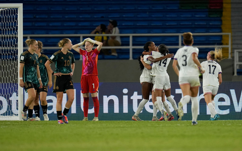 Cora Zicai (Mitte) traf für Deutschland zum 1:0. - Foto: Fernando Vergara/AP/dpa