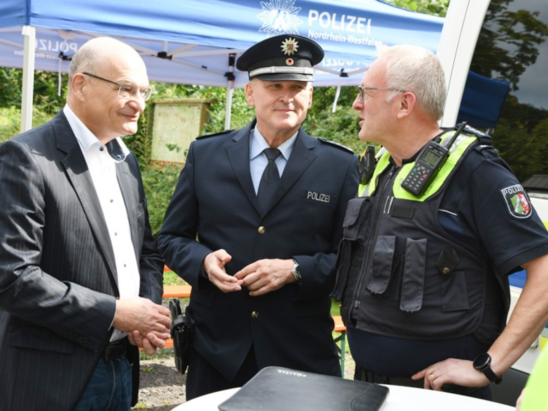 POL-ST: Lienen, Bilanz: Motorradkontrollen an der Holperdorper Straße - Foto: presseportal.de