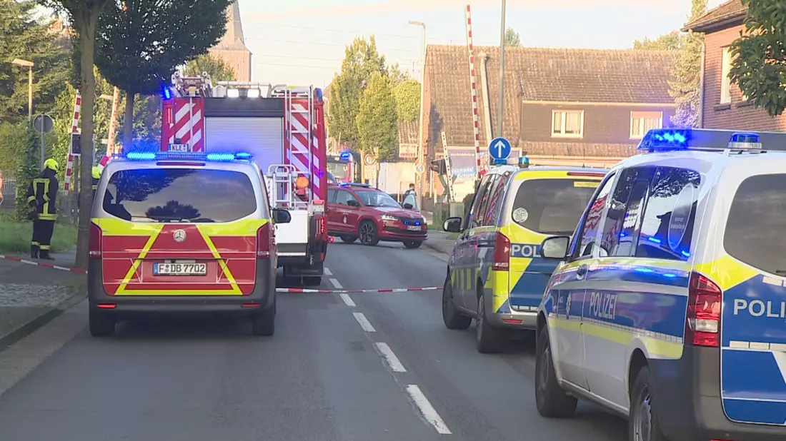 14-Jährige von Zug erfasst und getötet - Bild: Guido Schulmann/TV-Niederrhein.de/dpa
