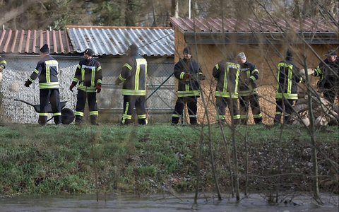 Feuerwehr bei einer Hochwasserlage (Archiv) - Foto: über dts Nachrichtenagentur