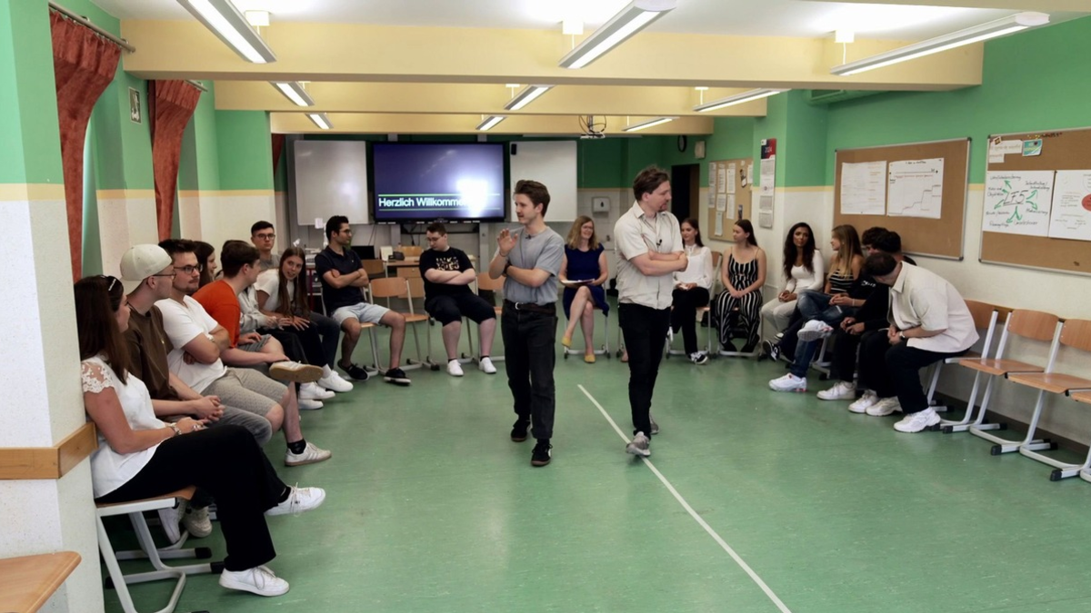 MDR-Reihe „exactly“ zum Thema: „Migration, TikTok, Geld, Sicherheit – Warum wählt die Generation Z die AfD?“ - Foto: presseportal.de