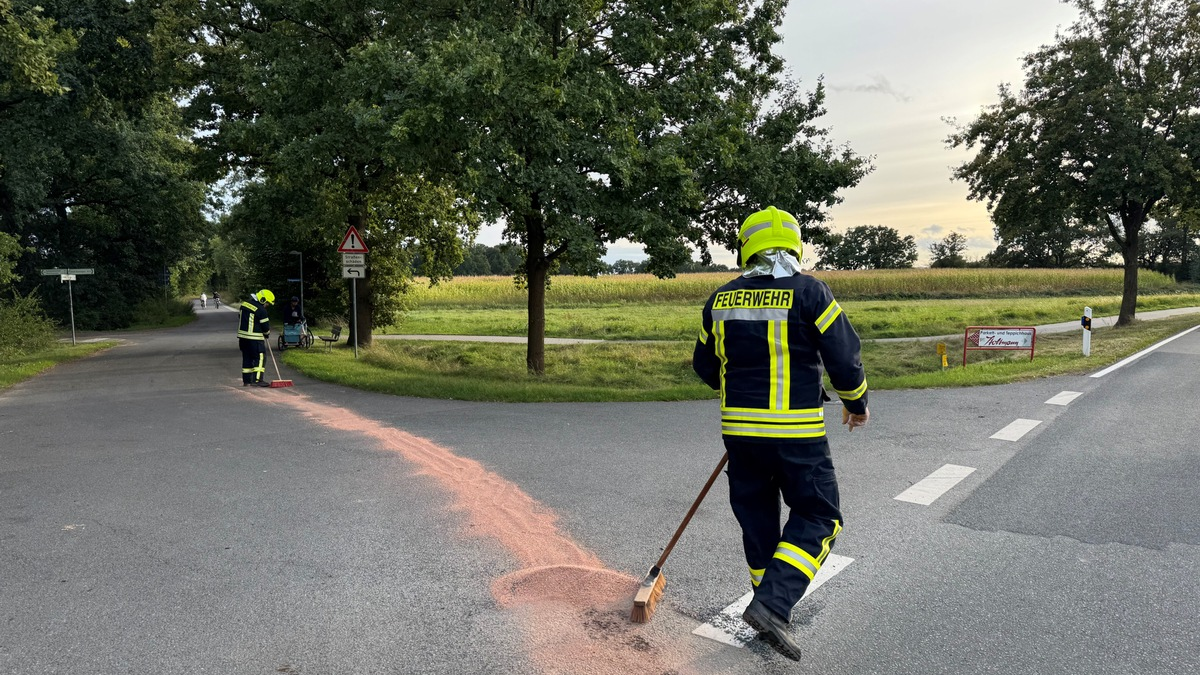FW Flotwedel: Praxisnahe Ausbildung: Jugendfeuerwehr Eicklingen erhält Einblick in die Arbeit der Einsatzabteilung - Realeinsatz während Übung erfolgreich abgearbeitet - Foto: presseportal.de