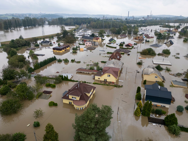 Starkregenereignisse wie aktuell beim Sturm «Boris» fielen heute bis zu 20 Prozent intensiver aus als am Ende des 20. Jahrhunderts, sagen die Experten. - Foto: Darko Bandic/AP/dpa