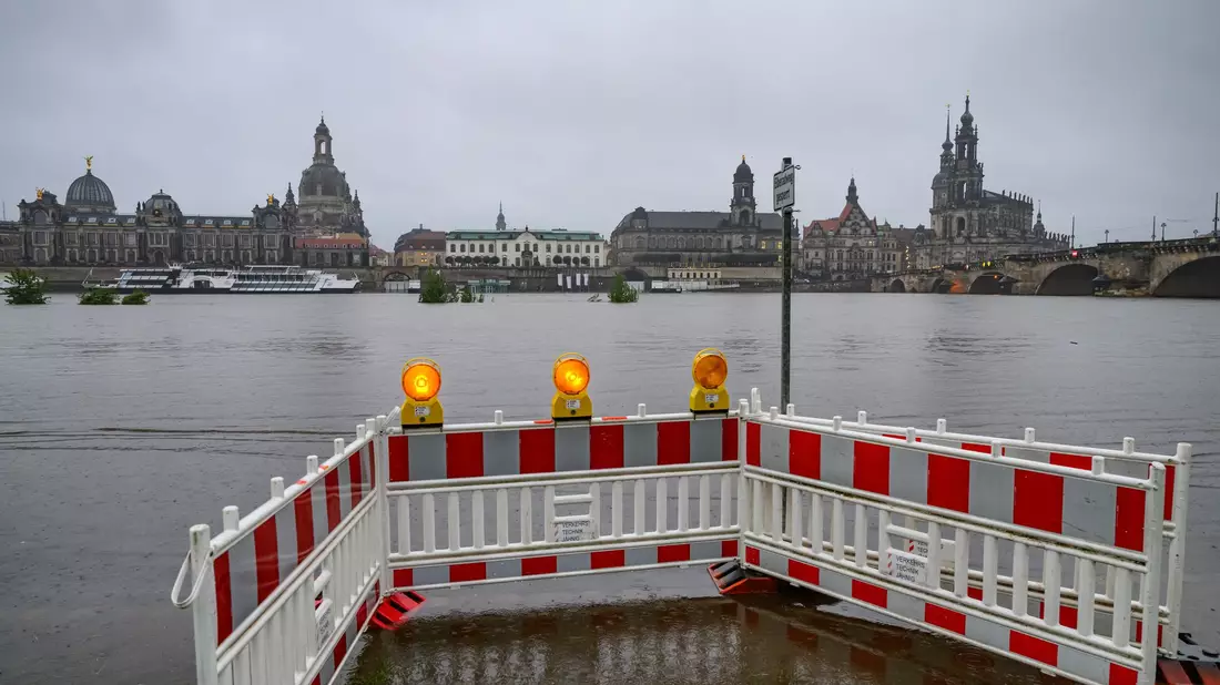 Elbe-Hochwasser in Dresden - Bild: Robert Michael/dpa