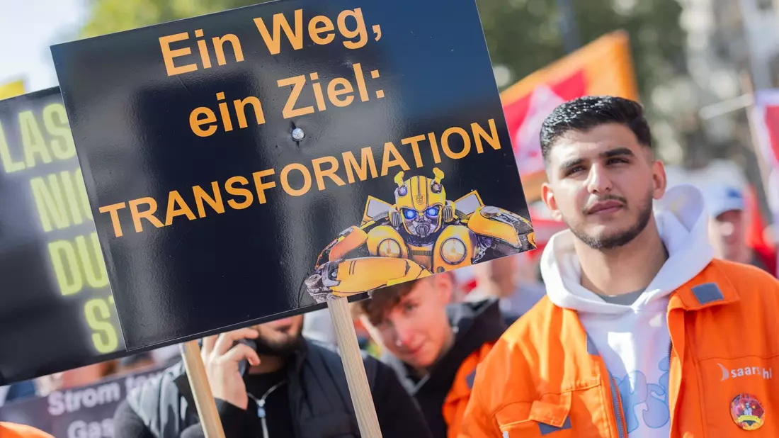 Die Bundesregierung sollte mit weiteren Maßnahmen die Stahlindustrie unterstützen, finden die Bundesländer und die IG Metall. - Bild: Rolf Vennenbernd/dpa
