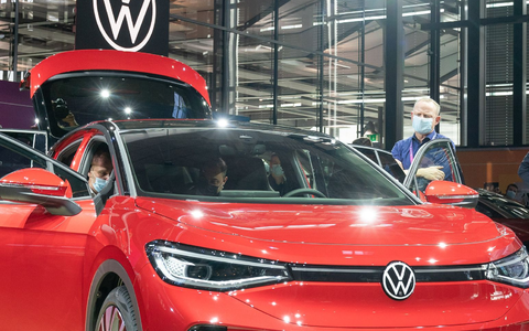 Ein VW ID.5 bei der Vorstellung des Modells. Auch dieses Elektroauto wird vom Kraftfahrtbundesamt als SUV gefĂŒhrt. - Foto: Ronald Bonss/dpa-Zentralbild/dpa Ein VW ID.5 bei der Vorstellung des Modells. Auch dieses Elektroauto wird vom Kraftfahrtbundesamt als SUV gefĂŒhrt. - Foto: Ronald Bonss/dpa-Zentralbild/dpa