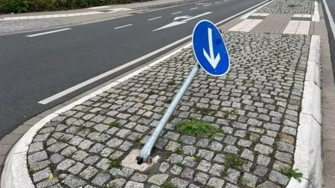POL-NI: Nienburg - Zeugenaufruf nach Verkehrsunfallflucht - Bild: presseportal.de