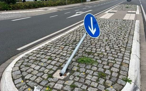 POL-EL: Haselünne - Verkehrszeichen umgefahren - Zeugen gesucht - Foto: presseportal.de
