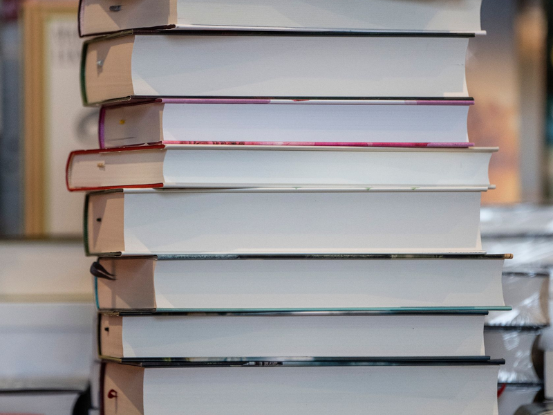 Sechs Autorinnen und Autoren können auf den Deutschen Buchpreis hoffen. - Foto: Boris Roessler/dpa