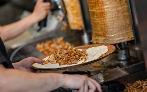 CDU-Stadtrat Christoph Troßbach setzt sich für eine Obergrenze für bestimmte Geschäfte ein. (Archivbild) - Foto: Christoph Schmidt/dpa