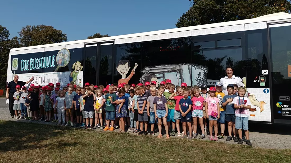 POL-HST: Schulwegsicherheit mithilfe der Busschule - Bild: presseportal.de