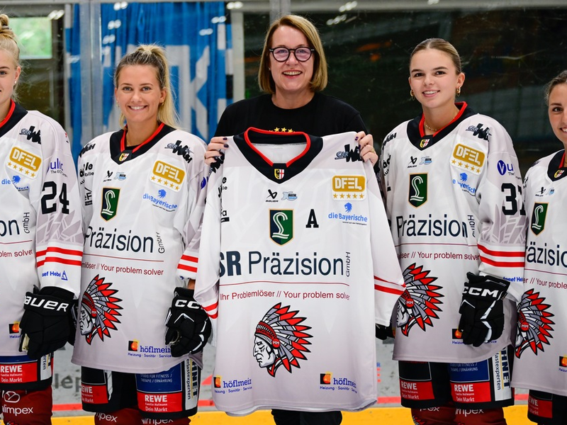Gemeinsam aufs Eis: die Bayerische wird Premium-Partner der Eishockey-Frauenmannschaft des ECDC Memmingen - Foto: presseportal.de