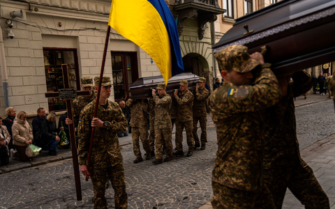 Beerdigungen von toten Soldaten sind in der Ukraine an der Tagesordnung. (Archivbild) - Foto: Francisco Seco/AP