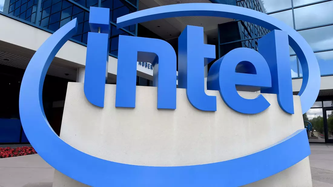 Der einstige Branchenpionier Intel kämpft mit Geldsorgen und muss sparen. - Bild: Andrej Sokolow/dpa