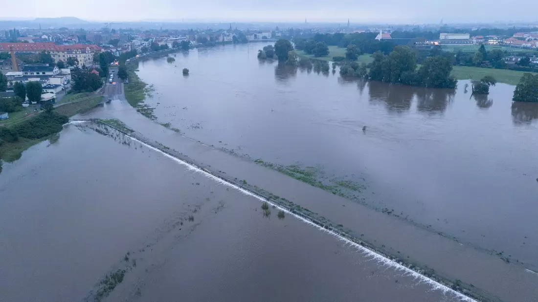 In Sachsen wird das Hochwasser laut Umweltminister vergleichsweise glimpflich verlaufen. - Bild: Sebastian Kahnert/dpa