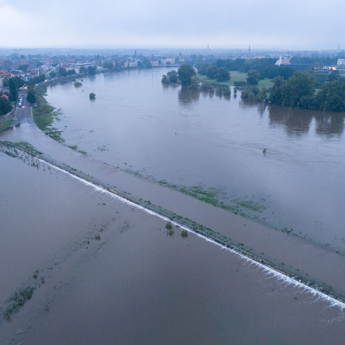 In Sachsen wird das Hochwasser laut Umweltminister vergleichsweise glimpflich verlaufen. - Foto: Sebastian Kahnert/dpa