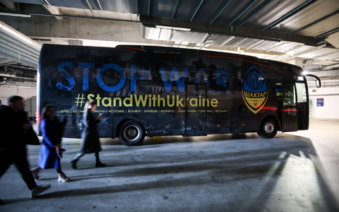 Generaldirektor Serhij Palkin von Schachtjor Donezk hat den Fußball-Weltverband FIFA mit scharfen Worten für das Verhalten seit Kriegsbeginn kritisiert.  - Foto: Jan Woitas/dpa