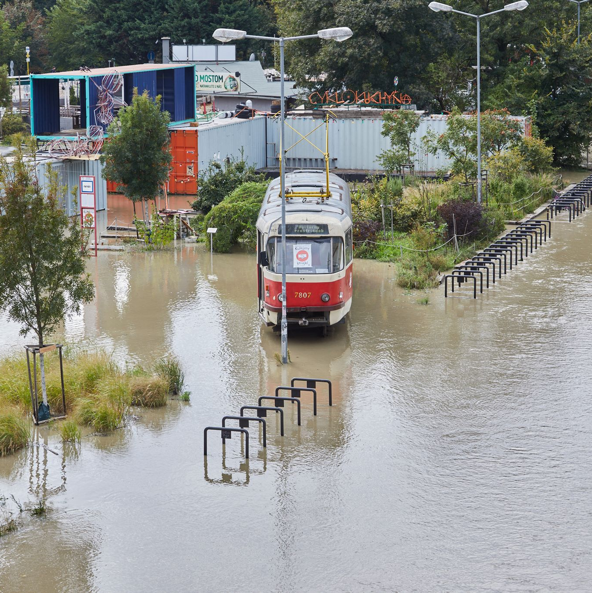 Hochwasser-Alarm gilt auch in der Slowakei. - Foto: Holubová Dorota/CTK/dpa