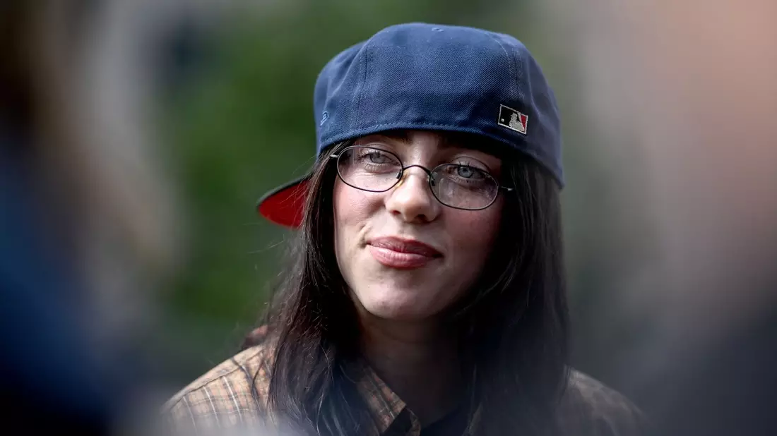 Wirbt für Harris: Billie Eilish. (Archivbild) - Bild: Britta Pedersen/dpa