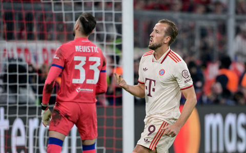 Erstmals neun Tore in der Champions League: Der FC Bayern jubelt. - Foto: Peter Kneffel/dpa