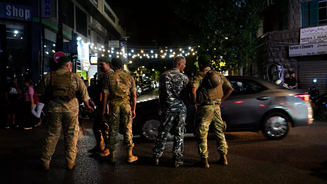Der mutmaßliche ungarische Hersteller der explodierten Pager ist zunächst nicht erreichbar - Bild: Hassan Ammar/AP/dpa