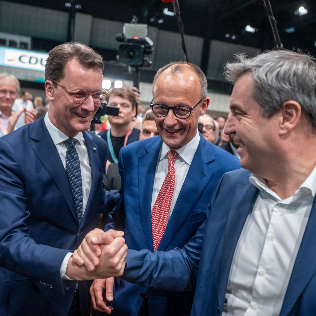 Die Überraschung ist der Union geglückt, doch hält die Einigkeit bis zur Bundestagswahl? - Foto: Michael Kappeler/dpa