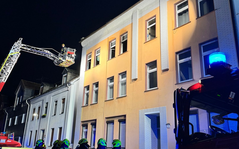 FW-GE: Feuerwehreinsatz in Gelsenkirchen-Schalke - Zwei Menschen sterben bei Wohnungsbrand - Foto: presseportal.de