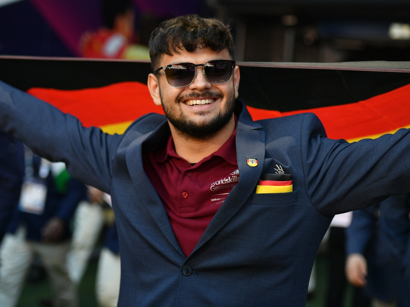 WorldSkills 2024: Deutschland holt die Silbermedaille / Jason Scherer ist Vize-Weltmeister der Fahrzeuglackierer - Foto: presseportal.de