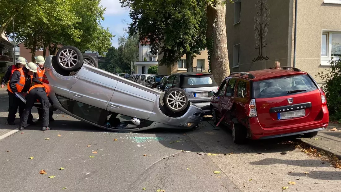 POL-ME: Hoher Sachschaden nach Verkehrsunfall - Erkrath - 2409060 - Bild: presseportal.de