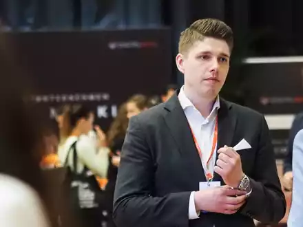 Dennis Berse von der AdRock Marketing GmbH: Kundengewinnung im Online-Marketing in Zeiten des Konsumrückgangs - Foto: presseportal.de