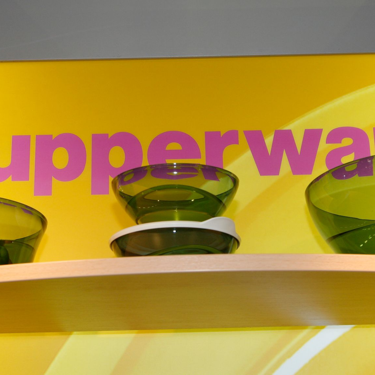 Die Traditionsmarke Tupperware ist pleite. - Foto: Hermann J. Knippertz/AP/dpa