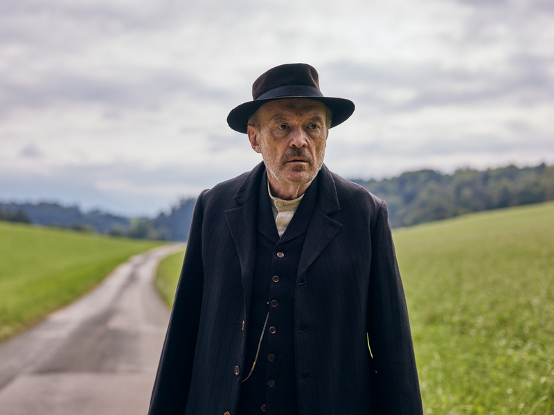 Dreharbeiten zur ZDF-Koproduktion Unruhe um einen Friedfertigen / Matti Geschonneck inszeniert zweiteiligen Fernsehfilm mit Josef Hader - Foto: presseportal.de