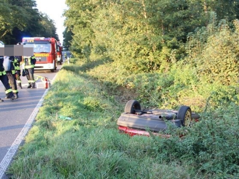 POL-VIE: Schwalmtal-Waldniel: Straßensperrung nach Alleinunfall - Autofahrerin schwer verletzt. - Foto: presseportal.de