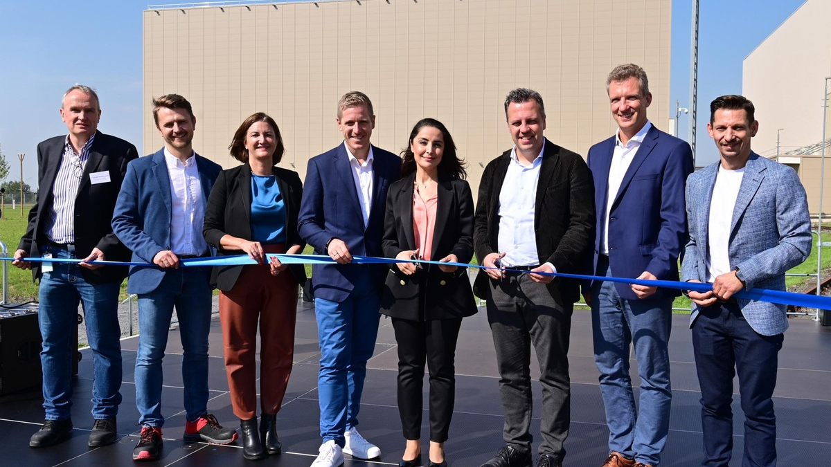 Procter & Gamble investiert in den Standort Deutschland: P&G feiert Eröffnung des vollautomatisierten Hochregallagers in Euskirchen - Foto: presseportal.de