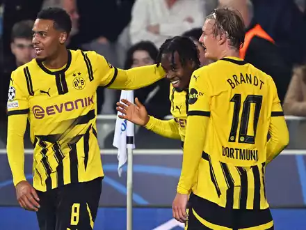 Marcel Sabitzer ist aktuell unzufrieden über sein Einsatzgebiet beim BVB - Foto: Federico Gambarini/dpa