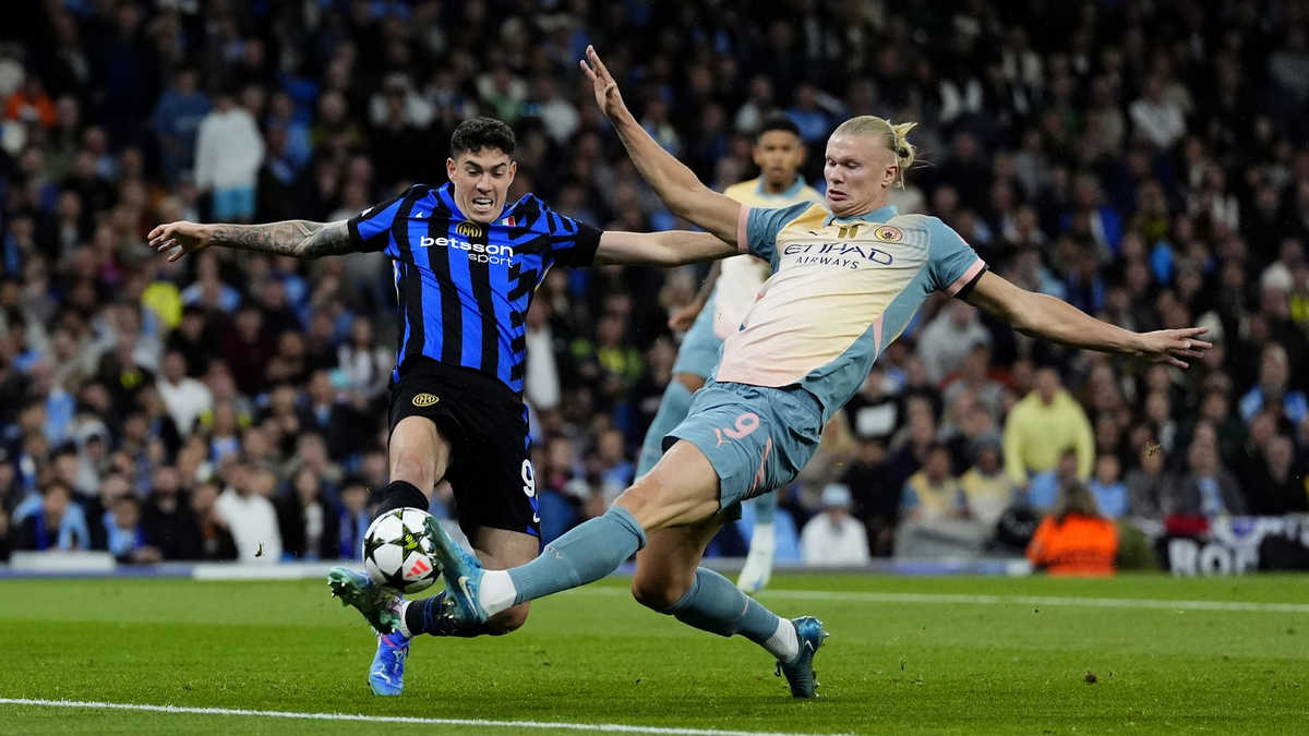 City-Star Erling Haaland (r) konnte Inters Verteidigung nicht überwinden. - Foto: Nick Potts/PA Wire/dpa