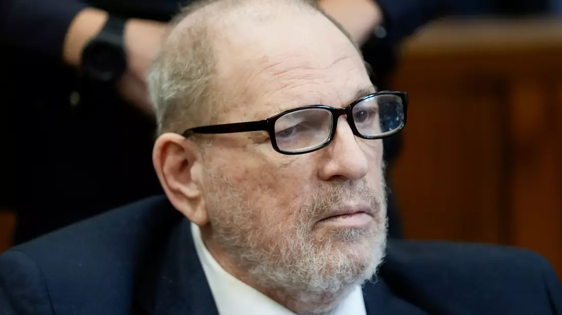 Auf Harvey Weinstein kommt ein weiterer Prozess zu.  - Bild: Seth Wenig/POOL AP/AP