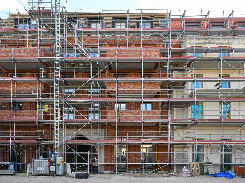 Das Gewos-Institut erwartet eine Erholung am Immobilienmarkt - denn Wohnraum ist etwas erschwinglicher geworden (Archivfoto). - Foto: Patrick Pleul/dpa