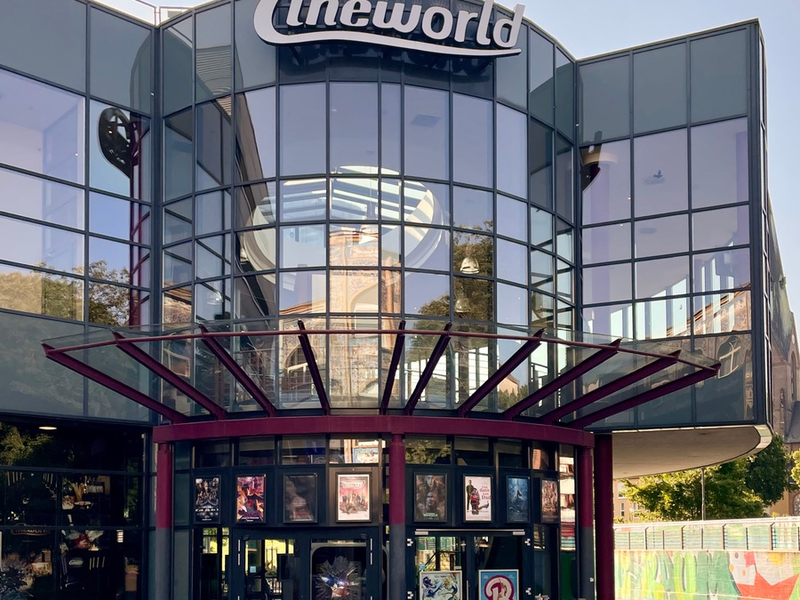 Kein Schüler sollte von der Schule abgehen, ohne Schindlers Liste gesehen zu haben! / Kinobetreiber starten Initiative und zeigen Schindlers Liste kostenlos - Foto: presseportal.de