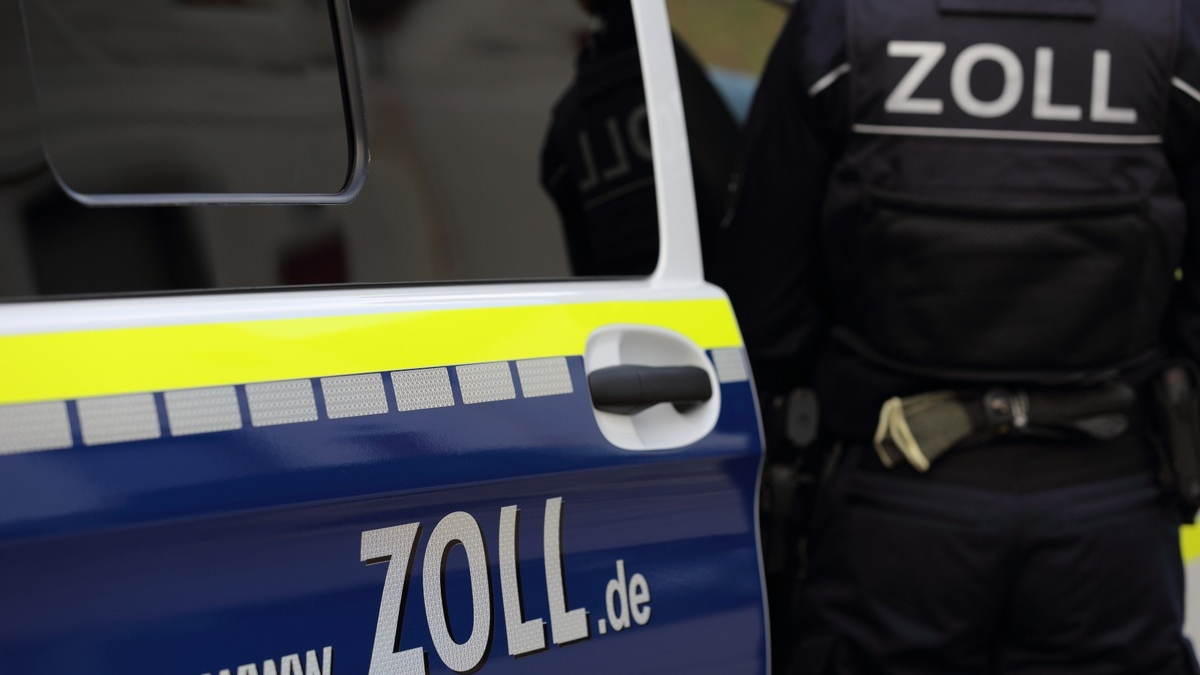 HZA-S: Verdacht der Nichtzahlung von Löhnen und Zuschlägen / Finanzkontrolle Schwarzarbeit vollstreckt Durchsuchungsbeschlüsse bei einem Reinigungsunternehmen - Foto: presseportal.de