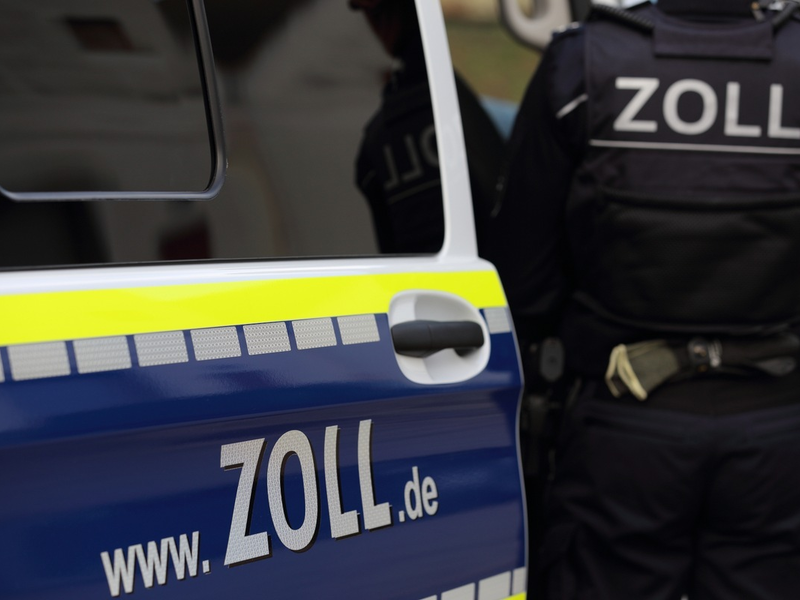 HZA-S: Verdacht der Nichtzahlung von Löhnen und Zuschlägen / Finanzkontrolle Schwarzarbeit vollstreckt Durchsuchungsbeschlüsse bei einem Reinigungsunternehmen - Foto: presseportal.de